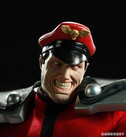 《超级街霸4》红衣警察模型亮相 售价345美元