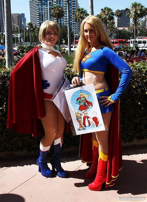 Power Girl,超能女孩,Kara Zor-L,凯拉•佐-艾尔,Karen Starr,凯伦•斯塔尔,Cosplay