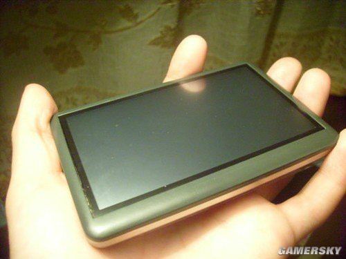 朝鲜自主研发平板电脑!外形酷似国产文曲星 _