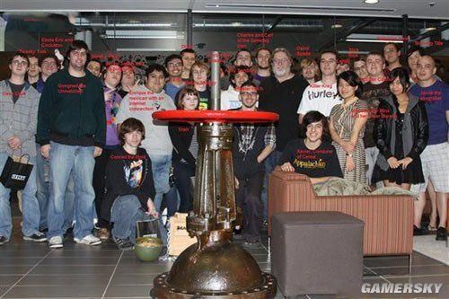 時尚報紙服裝秀（時尚報紙設計）