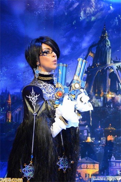 该作品就是人气续作《猎天使魔女2(bayonetta 2,贝姐以短发重新