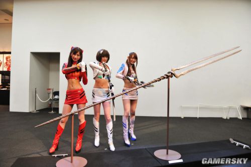 日本上野之森美术馆展出EVA主题刀剑 各种细