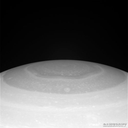 土星惊现神秘六边形风暴 漩涡持续数百年 _ 游