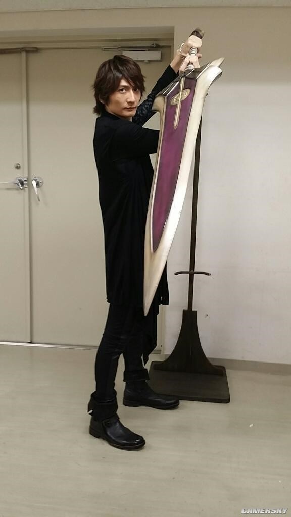 岛崎信长也玩cosplay男主气质酷煞旁人