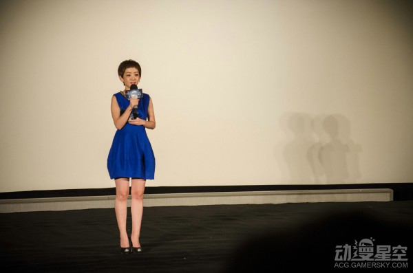 中国电影频道节目主持人姚淼作为主持人主持本次首映会