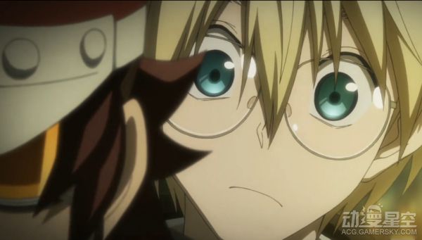 在第7集结尾处,莱昂纳多用摩托载着小黑的时候,提到了刚认识小白时候