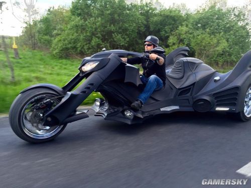 蝙蝠侠老爷坐骑蝙蝠摩托现实版双飞翼极致拉风