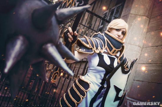 暗黑3女圣教军COSPLAY