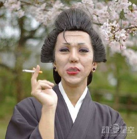 《银魂》登势婆婆神还原cos 居然是大叔!