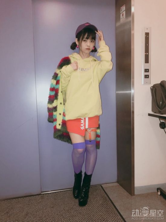 上坂堇近照更新政委手持狼牙棒傲视群雄
