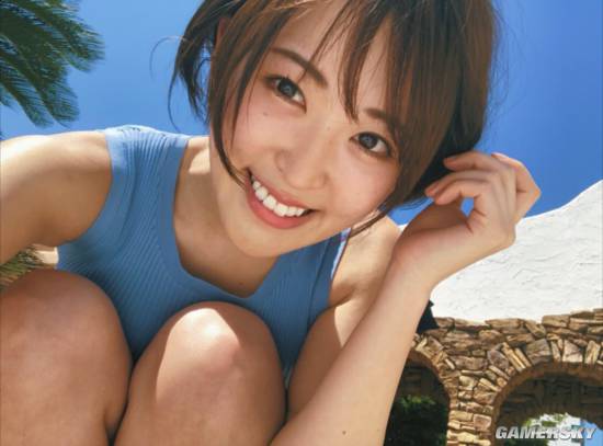 日本写真界最强美胸女大学生比基尼盖不住的g罩杯