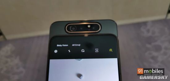 三星发布galaxy a80:滑盖兼带旋转摄像头设计 彻底告别刘海与打孔
