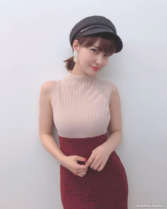 衣服快包不住的好身材写真女星岸明日香 游民星空gamersky Com