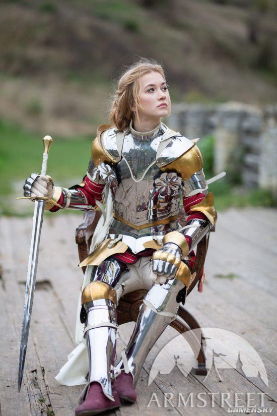 国外打造女性中世纪铠甲 帅气外型防御力飙升