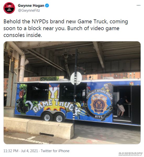 纽约警察为提升在孩子们心中的形象打造游戏车 网友：《GTA》了解一下