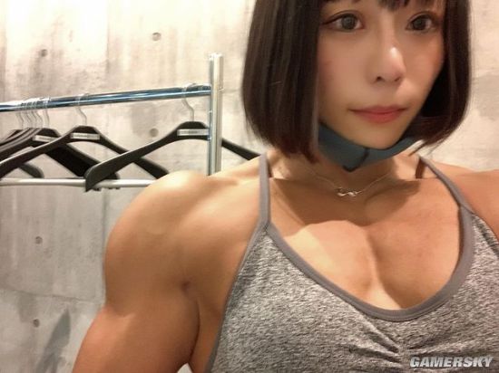 萌妹颜值坚实肌肉日本27岁健身美女走红