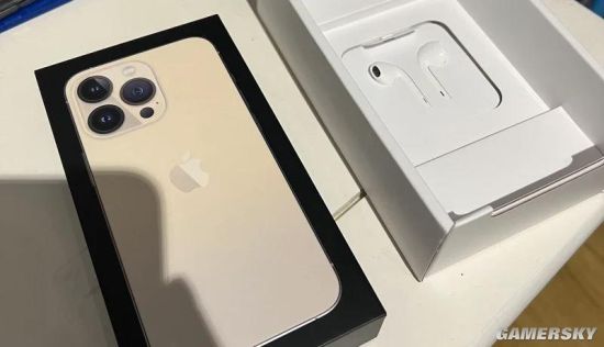 法国人不环保？ 法版iPhone13系列标配EarPods耳机