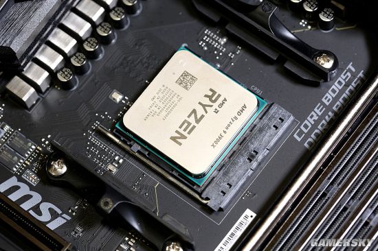 AMD 300元入门老板子意外第二春：成功点亮Zen3