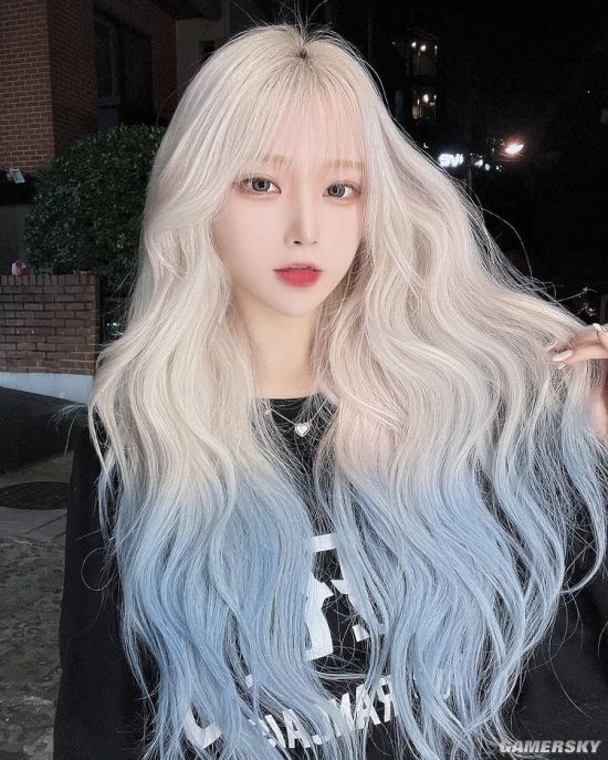 浅色发系被称冰山美人精灵感爆棚的韩国正妹