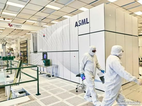 曝ASML正制造新一代光刻机 200吨重 26亿元一台