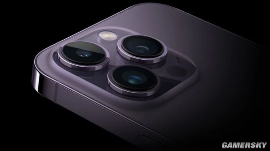 iPhone14首次配备双环境光传感器 屏幕自动调光更快