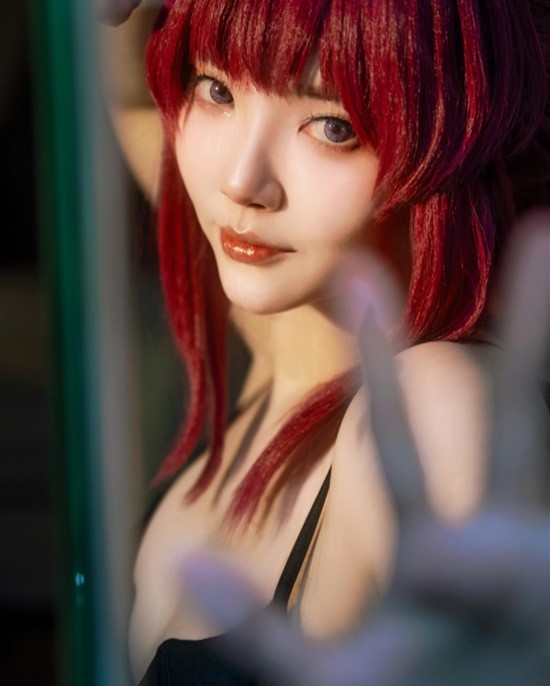 cosplay图赏大马正妹cos星铁卡夫卡内衣御姐成熟好身材