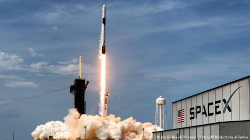 美国spacex"龙飞船"厕所漏水!4名宇航员将穿"吸水内裤