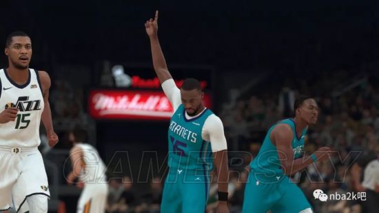 《NBA2K18》霍华德扣篮动图教学及使用场景