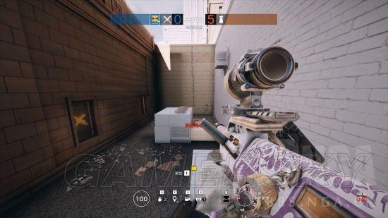 《彩虹六号围攻》自动武器消焰与补偿弹道对比