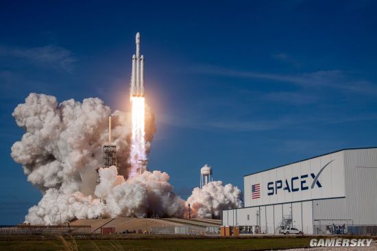 NASA认证SpaceX商用载人航天器 马斯克：让人类重返月球