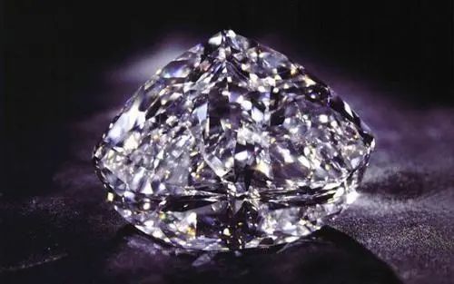 中国科学家开发最坚硬的非晶态材料 能够划破钻石