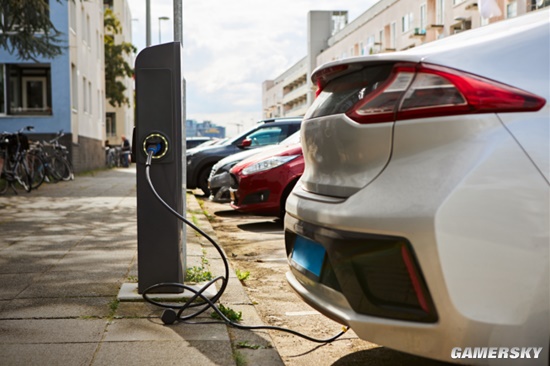 英国电动车充电费用暴涨 一度电约4.7元