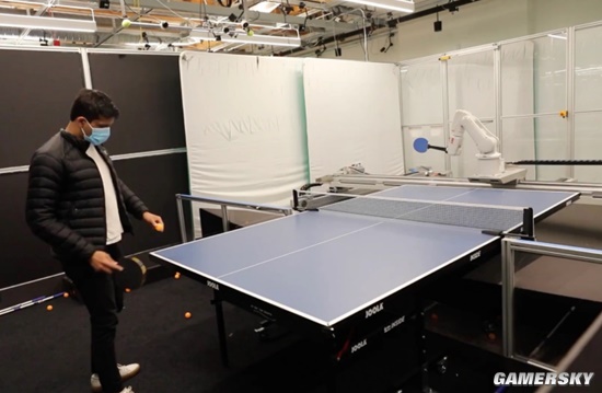 谷歌开发“乒乓球机器人” 与人类对打时一回合可接球340次