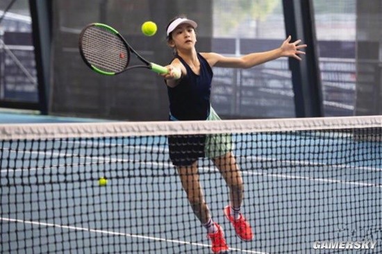 田亮女儿“森碟” 首获网球青少年世界排名