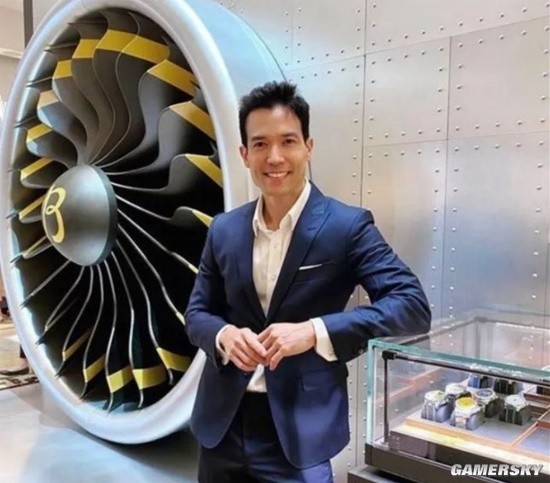 TVB混血男星宣布重当飞行员 知情人称年薪高达200万