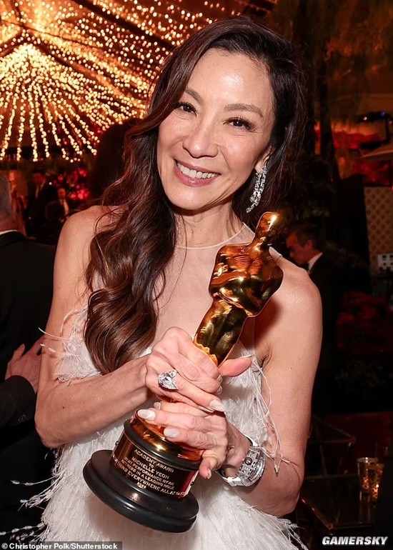 Michelle Yeoh held an Oscar celebration, Sister A, Anya Taylor-Joy and others attended