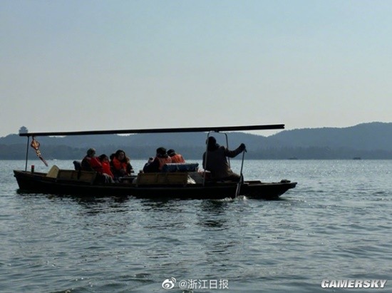 在杭州西湖遭遇划船刺客 标价150元1小时变半小时