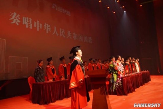 Learn Financial Management and Stay Healthy: Zhang Songwen's Graduation Speech at Beijing Film Academy