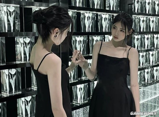 Feng Xiaogang's 17-Year-Old Adopted Daughter Shares Stunning Photoshoot, Slim Figure Resembles Female Celebrity
