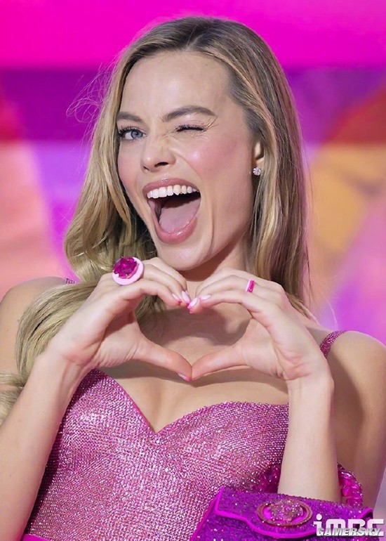 Margot Robbie Shines at Barbie's South Korean Premiere in a Stunning Deep V-neck Gown