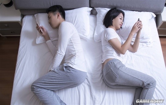 调查称“分床睡”夫妻比例增加 到底有什么好处？