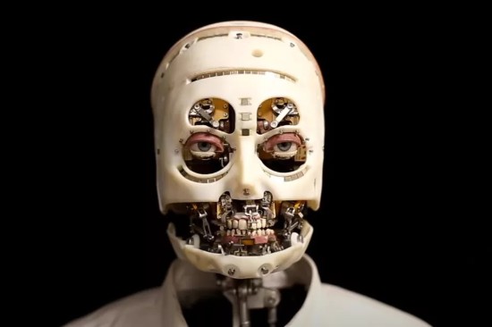 迪士尼展示新机器人技术：尝试模仿真人眼神交流