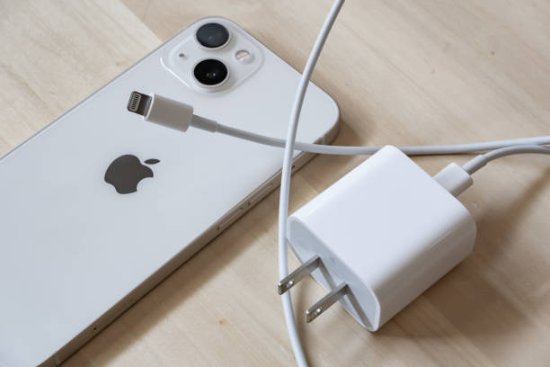 iPhone不配充电器被罚1.4亿 遭巴西禁售：苹果将上诉