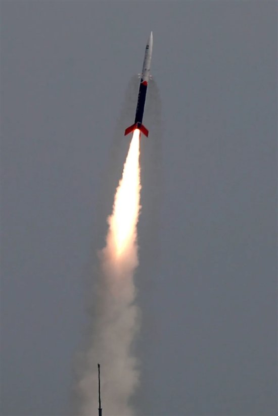 印度第一枚商业火箭发射！只飞了5分钟 就坠入大海