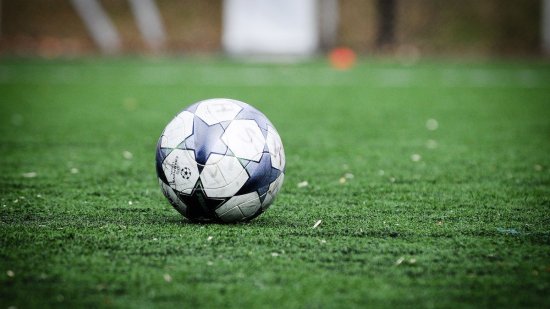 青岛要大力发展足球：积极申办世界杯等国际赛事