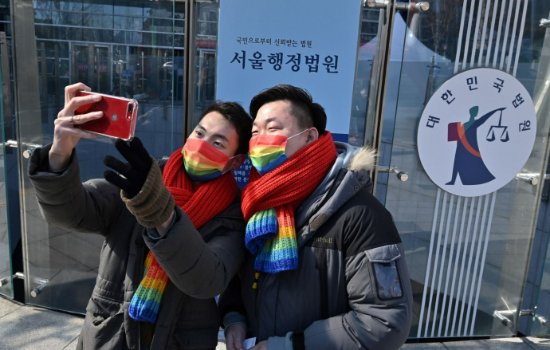 韩国法院首次承认同志伴侣权利：不光适用于正常家庭
