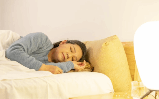报告称国人平均睡眠7.4小时 半数人睡眠时长不足8小时