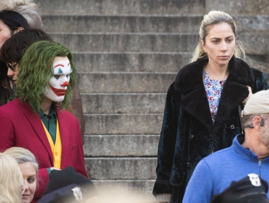 'Joker 2' New Reuters: Lady Gaga kisses elderly female protester