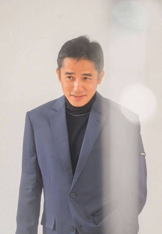 Tony Leung wins Lifetime Achievement Award at Venice Film Festival Carina Lau: I have good vision