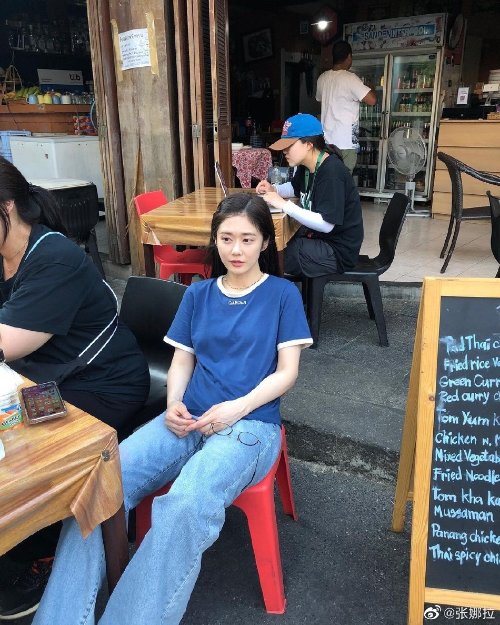 42-Year-Old 'Feisty Princess' Jang Nara Shares Recent Photos, Radiating Sweet Teenage Charm